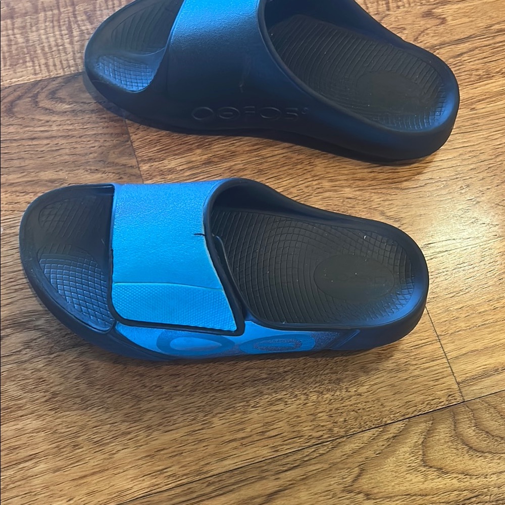 Oofos Blue and Black Slide Sandals
